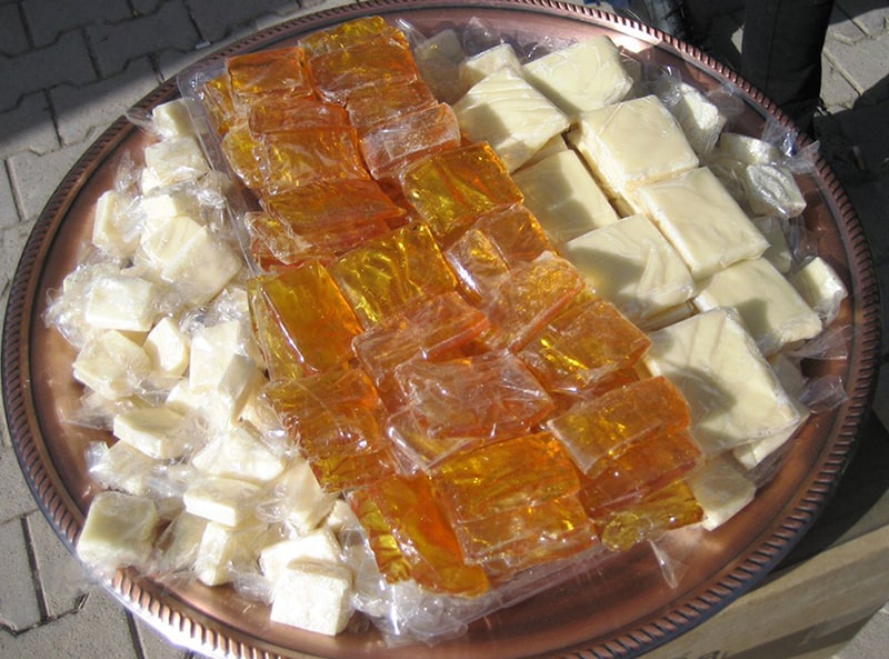 صمغ و سقز طبیعی